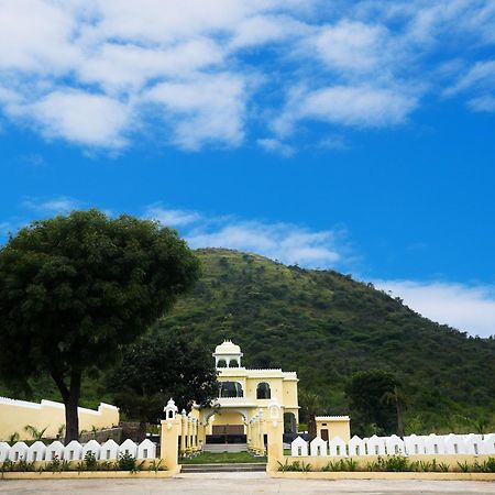 Maangarh Resorts Udaipur Buitenkant foto