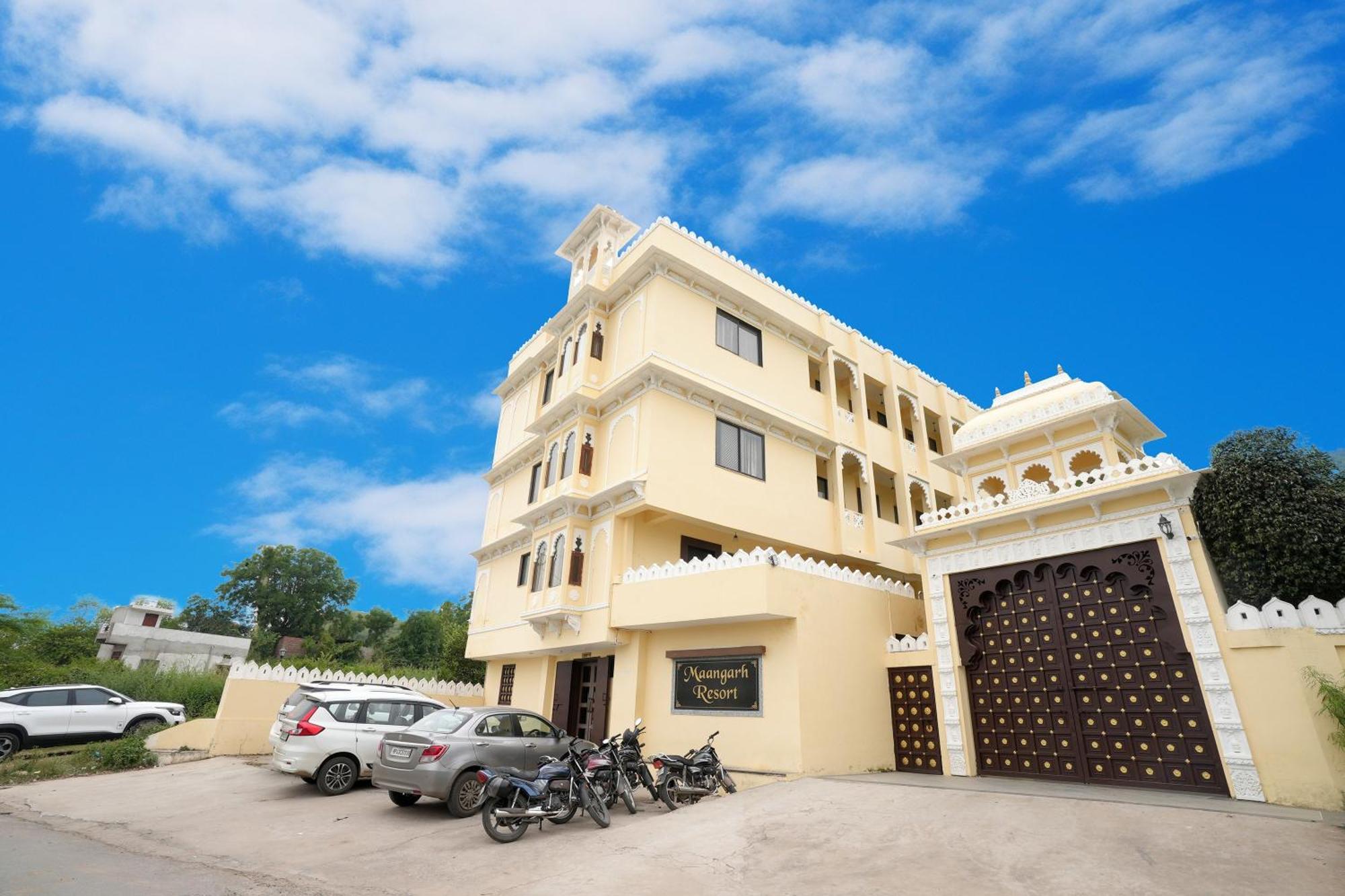 Maangarh Resorts Udaipur Buitenkant foto