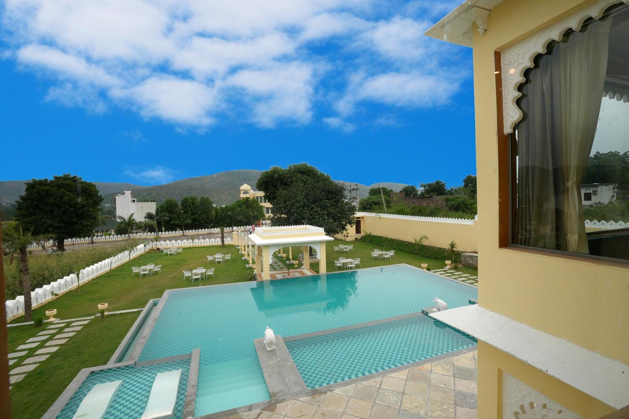 Maangarh Resorts Udaipur Buitenkant foto
