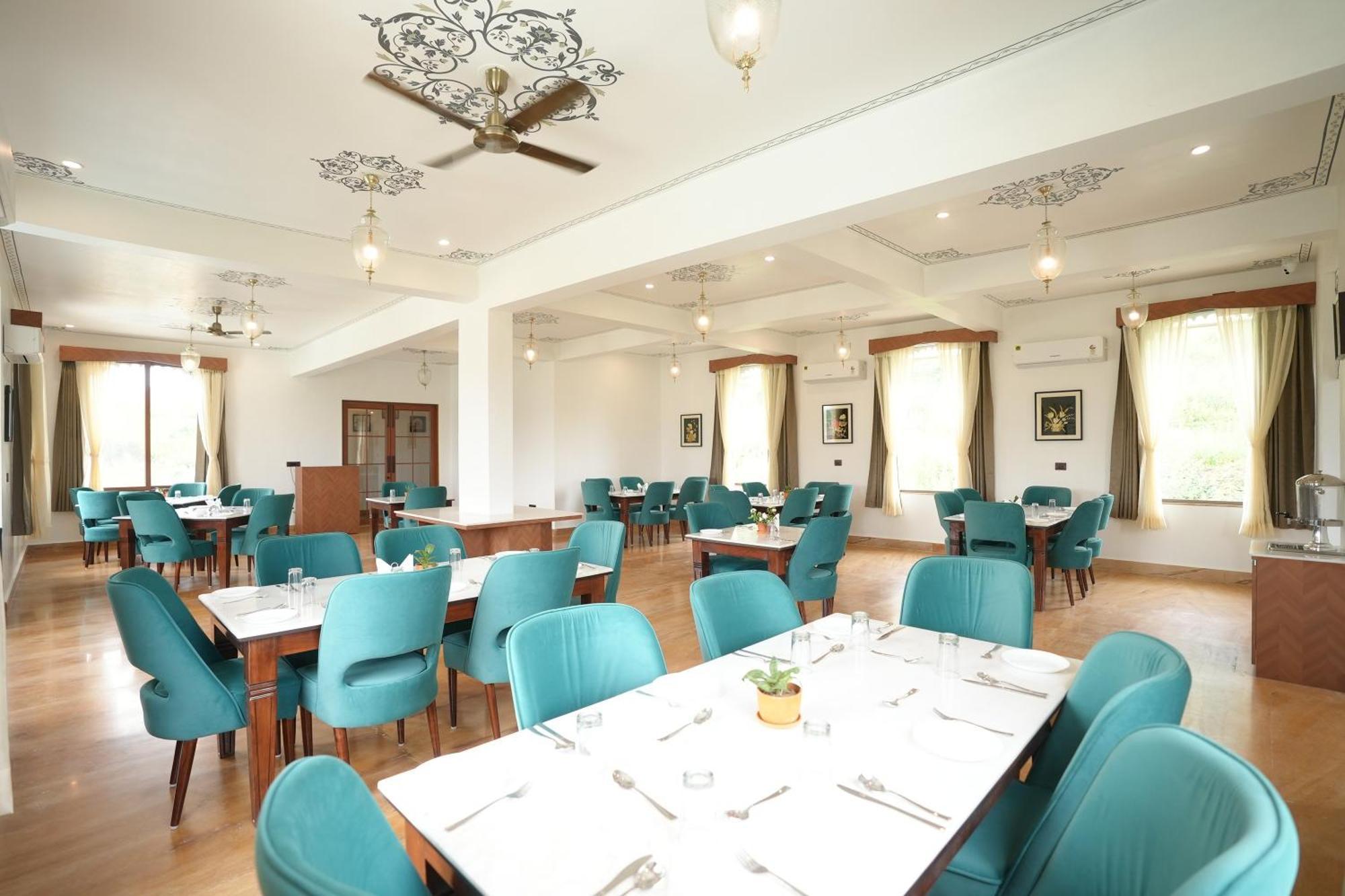 Maangarh Resorts Udaipur Buitenkant foto