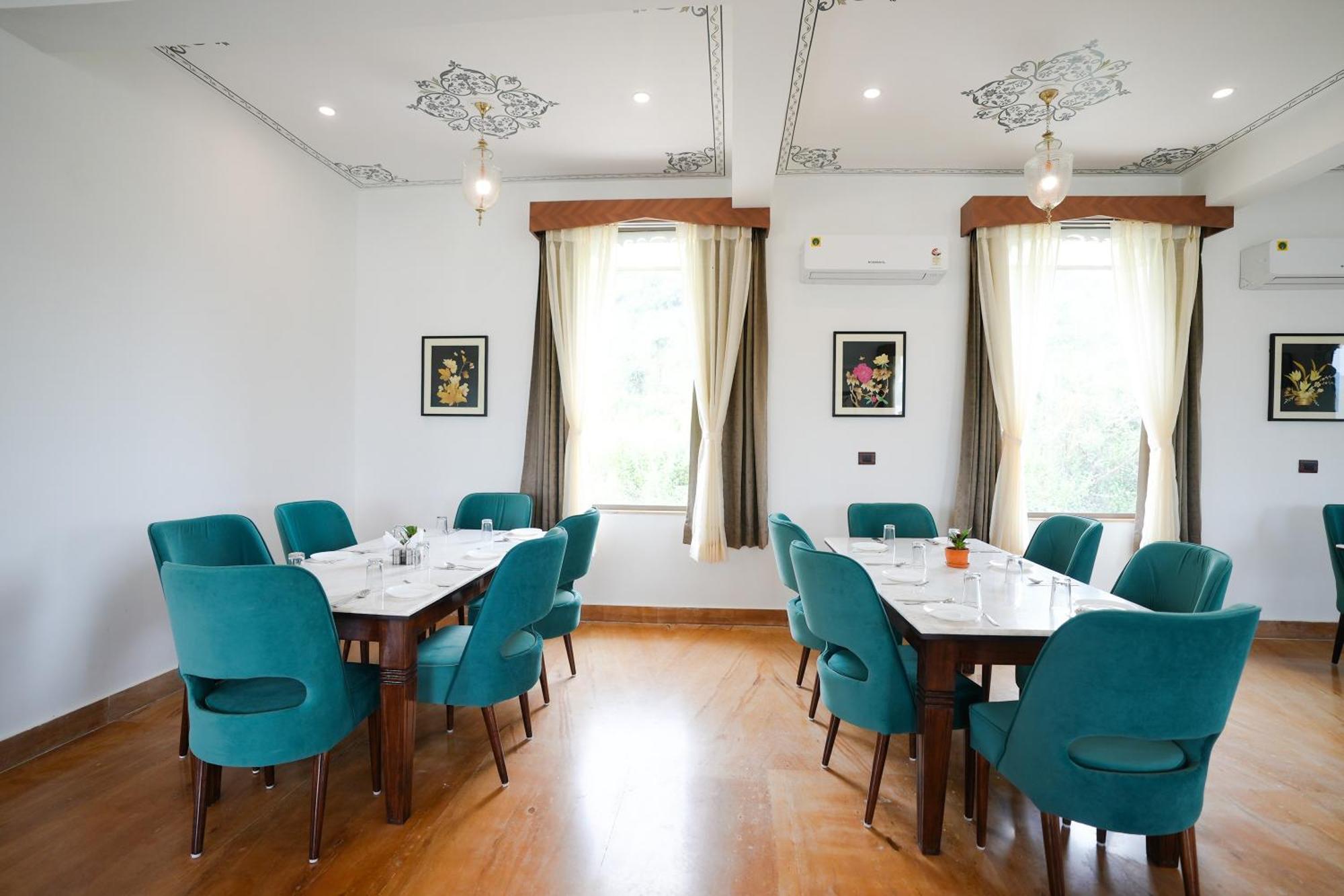 Maangarh Resorts Udaipur Buitenkant foto
