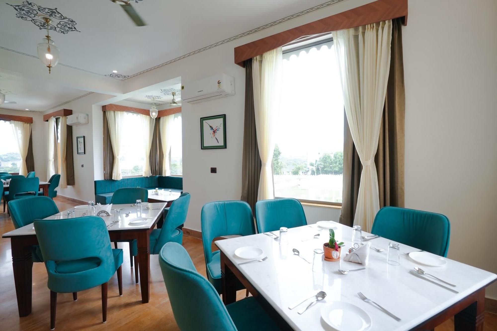 Maangarh Resorts Udaipur Buitenkant foto