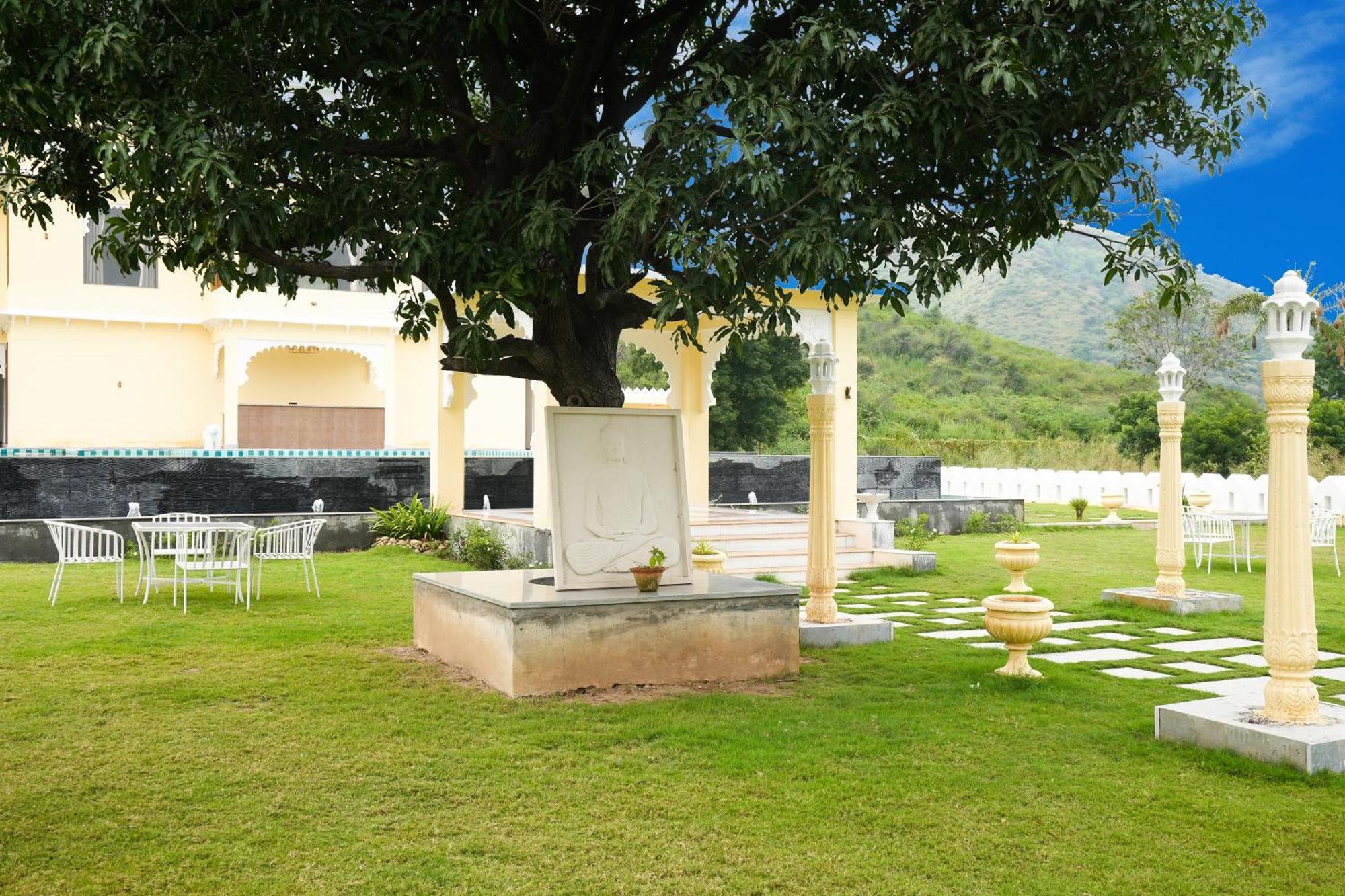Maangarh Resorts Udaipur Buitenkant foto